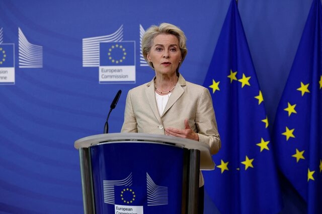 EU tạm hoãn các biện pháp trả đũa thuế quan của Mỹ cho đến tháng 8